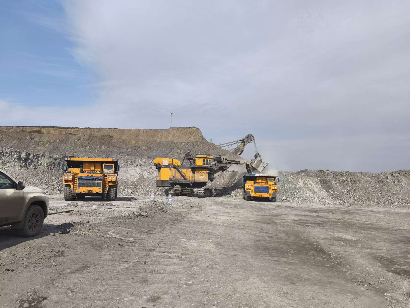 Breakthrough in new field: NAILI Rotary-Vane Air Compressor used in Coal Mine Machinery Rope Shovel Project in Russia